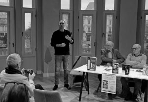 Călin Ciobotari, critic de teatru, cadru didactic și conducător de doctorate la Facultatea de Teatru a Universității de Arte „George Enescu”.
