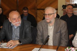 „Fiecare scriitor, artist își reprezintă familia, limba, neamul și încearcă să stimuleze actul lecturii, actul creației, actul solidarității în bine”, conchide scriitorul Lucian Vasiliu.