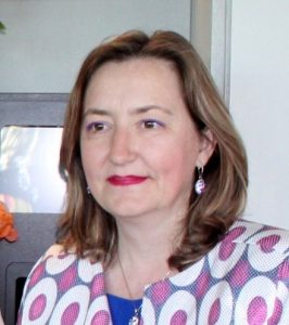 Stimați prieteni, în ediția de astăzi (joi, 7 MAI a.c, h 21:03-22) a emisiunii Tradiții, stăm de vorbă cu Livia Iacob, conferențiar universitar, doctor în Filologie, director executiv al Fundației Editurii Universității „Alexandru Ioan Cuza” din Iași; povestim despre fondul editorial al Editurii Universității „Alexandru Ioan Cuza” din Iași, cu accent atât pe colecțiile acestuia, cât și pe o parte dintre premiile obținute, de exemplu în anul 2025.