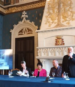 Dragi ascultători, cu prilejul prezentării volumului – Inaugurarea Palatului de Justiție din Iași. Reflecții în presa vremii, temă a postării noastre, carte semnată de către istoricii Senica Țurcanu și Cosmin Niță, am avut prilejul să invit la dialog și pe domnul prof. univ. dr. Ioan Opriş de la Universitatea „Valahia” din Târgovişte.