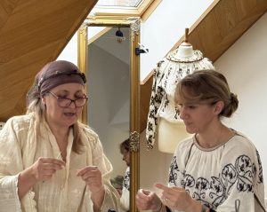 La începutul lunii aprilie a.c. România, alături de Albania și Turcia, a depus dosarul multinațional „Găteala tivurilor, practica tradițională de înfrumusețare” pentru înscrierea pe Lista reprezentativă a patrimoniului cultural imaterial al umanității UNESCO (Organizația Națiunilor Unite pentru Educație, Știință și Cultură). 