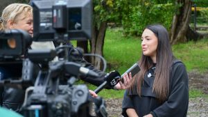 „Sper ca toți cei care vor folosi această sală să descopere și să simtă bucuria sportului, pentru că acesta contribuie la o stare de sănătate mai bună, la echilibrul emoțional și la dezvoltarea psihică. Nu doar studenții, ci toți oamenii au nevoie de sport în viața lor”, a declarat Larisa Iordache.