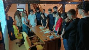Timp de cinci zile, elevi din mai multe licee ieșene au participat la prelegeri, ateliere și activități educaționale susținute de către cadre universitare și cercetători din domeniul istoriei.