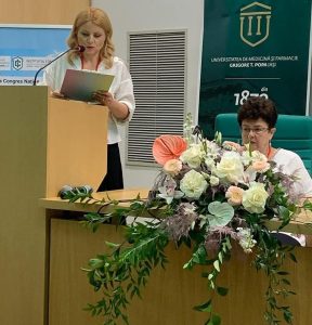 Până aproape de final, invităm la dialog pe doamna doctor Valy Ilieș, președinte al Societății Române de Medicină Tradițională Chineză, cea care ne conturează, prin cuvânt, o imagine a societății, cu accent pe misiunea și obiectivele acesteia.