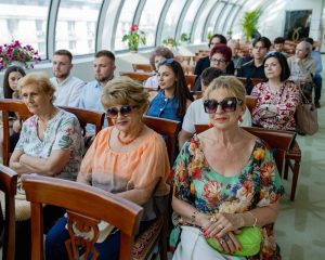 La Iași, în ziua de miercuri, 15 iulie 2026, începând cu ora 18, în Sala Cupola, etaj 4, din incinta Palatului Braunstein, s-a desfășurat vernisajul expoziției „Anotimpurile sufletului”, expoziție semnată de către artisul plastic Petrică Sîncu. Expoziția a fost prezentată de către cercetător științific doctor Marinela Rusu. Tablourile vor sta pe simeze până la 29 iulie 2026.