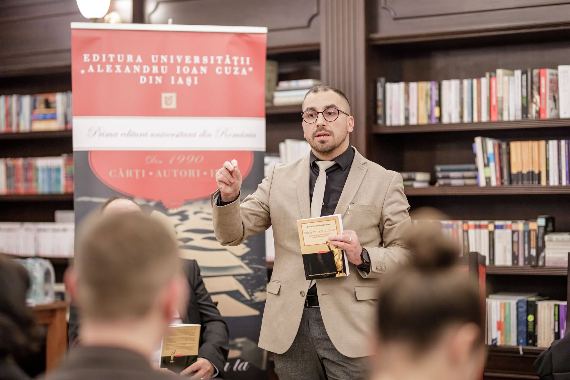 Concret, povestim despre cercetarea Ethos, Pathos și Logos. Resurse ale oratoriei clasice în discursul pastoral, carte care a văzut lumina tiparului în Colecția CICERO a Editurii Universității „Alexandru Ioan Cuza” din Iași în anul 2024.